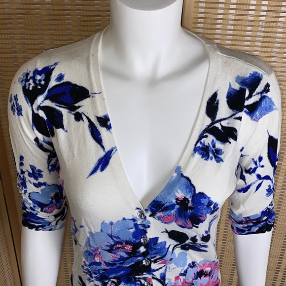 🔷I.N.C. Floral Button Down 3/4 Sleeve Floral Sweater Size Small - Picture 2 of 8